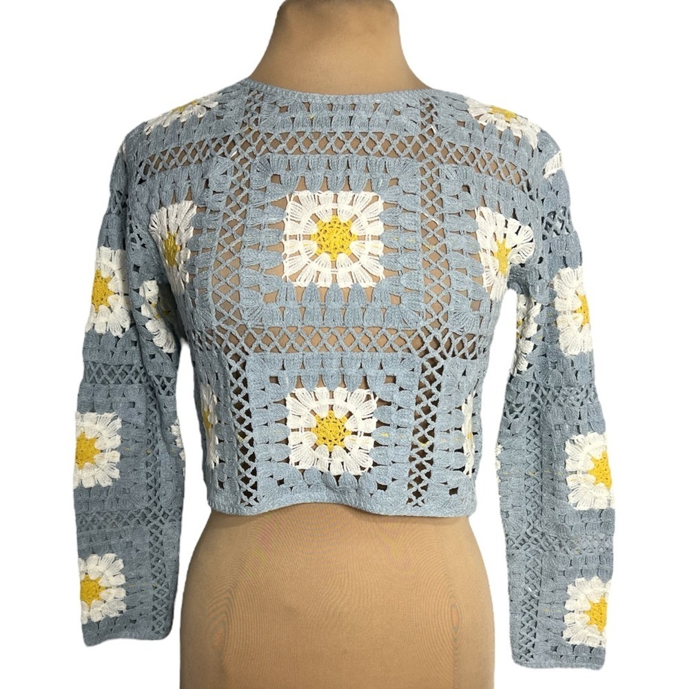Truth by Republic cropped granny square sweater in blue yellow and white Size S - Picture 2 of 7